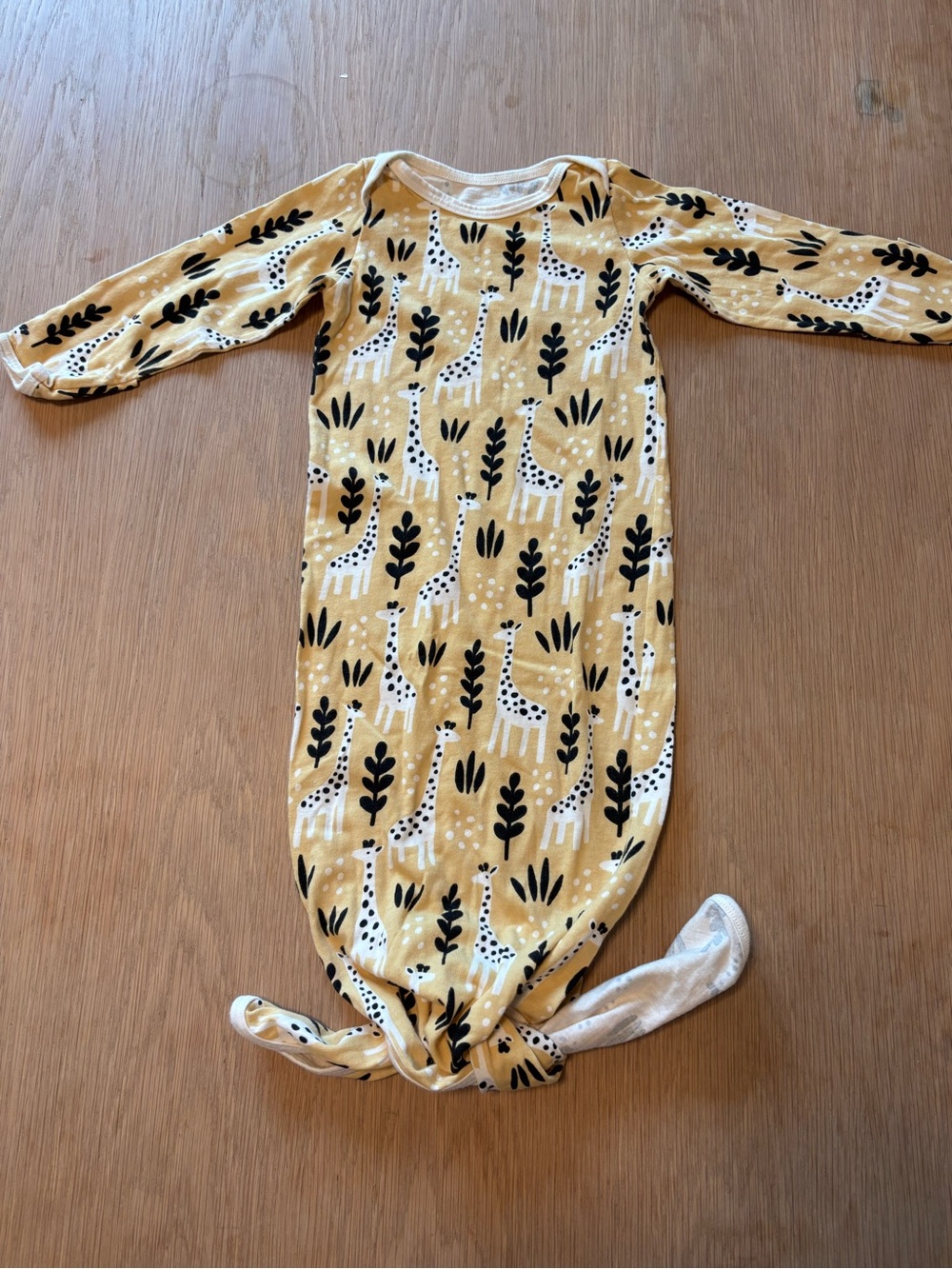Winter Water Factory Yellow Giraffe Print Baby Sleep Gown